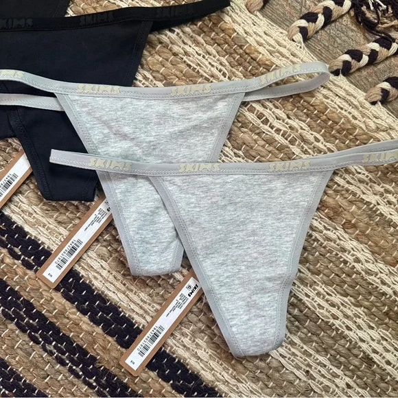 ❤️🔥BUNDLE❤️🔥 SKIMS thongs - Picture 2 of 7